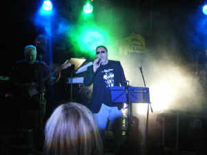 08_34.jpg (44652 bytes)