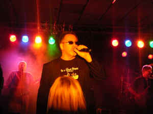 08_35.jpg (73060 bytes)