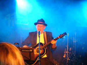 08_39.jpg (58314 bytes)