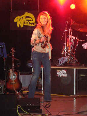 08_57.jpg (68820 bytes)