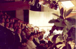 am002.jpg (58742 bytes)