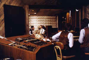 a033.jpg (65851 bytes)