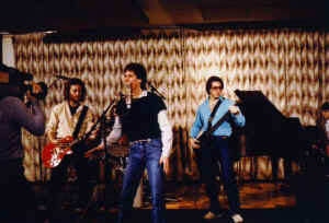 a037.jpg (78760 bytes)