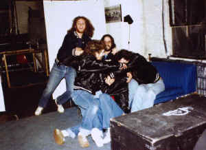 a048.jpg (64968 bytes)