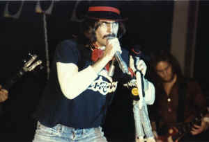 a087.jpg (38489 bytes)