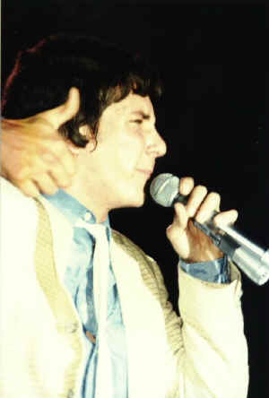 a088.jpg (34573 bytes)