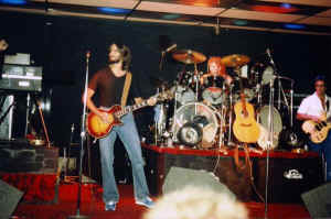 ah004.jpg (89419 bytes)