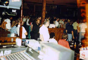 ah005.jpg (82855 bytes)