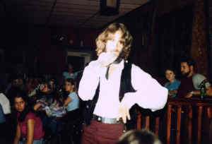 ah011.jpg (53342 bytes)