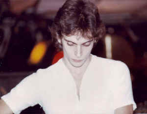 x_ml001.jpg (59855 bytes)