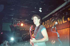 bx18.jpg (96180 bytes)