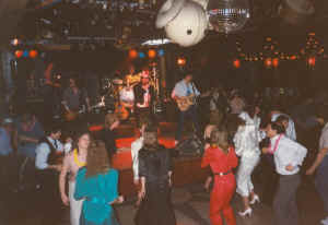 pk001.jpg (73910 bytes)