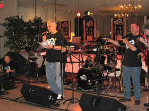 td01.jpg (105944 bytes)