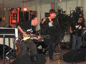 tl03.jpg (106210 bytes)