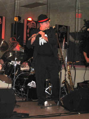 tl05.jpg (100327 bytes)