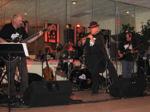 tl06.jpg (98281 bytes)