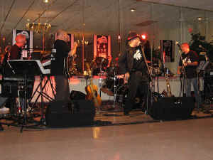 tl11.jpg (94478 bytes)