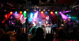 tj709.jpg (132660 bytes)