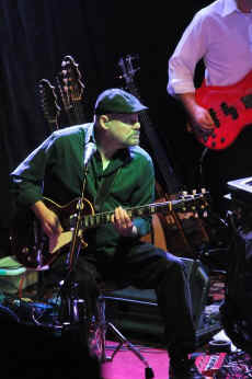 tres02.jpg (53614 bytes)